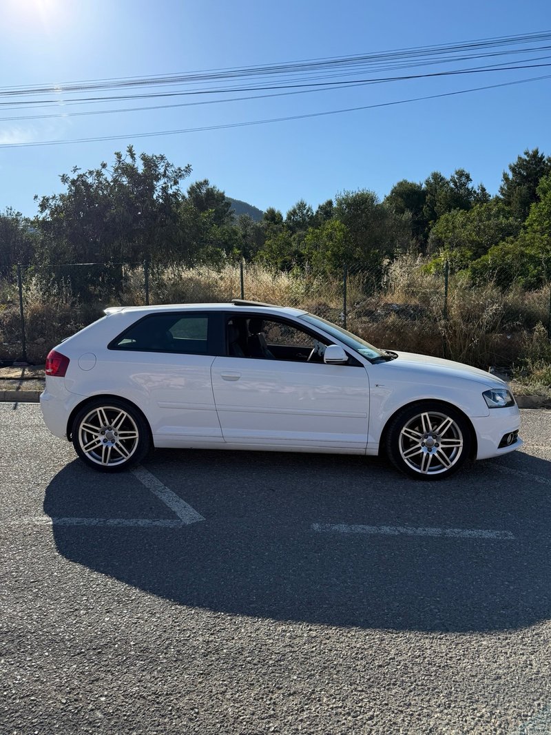 Audi A3 1.8 Turbo - foto 1