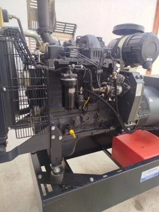 REESTRENO .Generador IVECO 65 KVA (2 horas de uso)