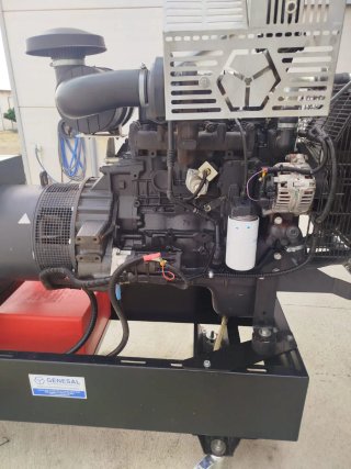 REESTRENO .Generador IVECO 65 KVA (2 horas de uso)