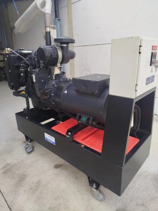 REESTRENO .Generador IVECO 65 KVA (2 horas de uso)