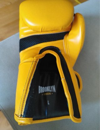 Guantes de Boxeo Amarillos WE R FIGHTERS