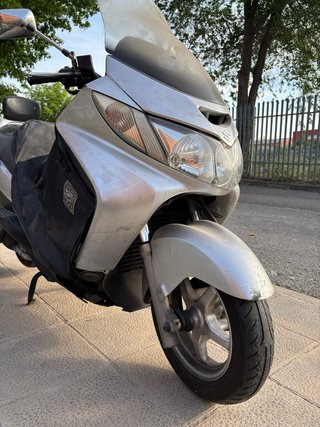 Suzuki Burgman 400cc Plata