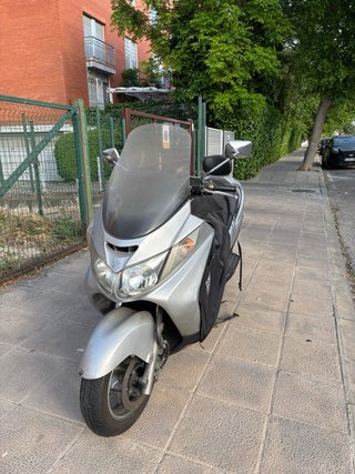 Suzuki Burgman 400cc Plata