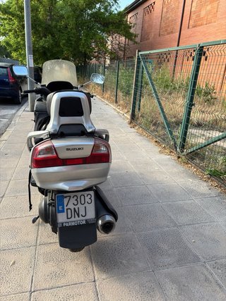 Suzuki Burgman 400cc Plata