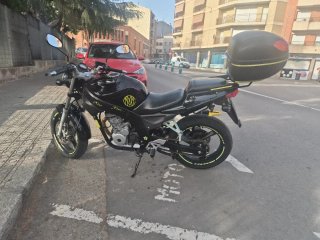 Daelim Roadwin 125 Negra y Amarilla