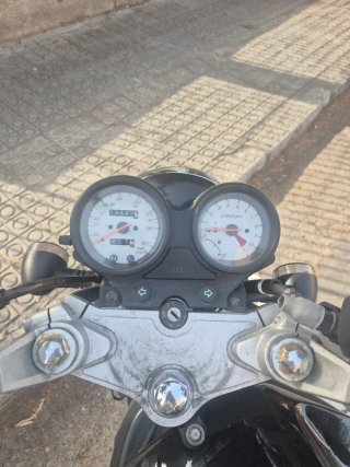 Daelim Roadwin 125 Negra y Amarilla