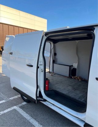 Citroën Jumpy - Alquiler de furgoneta desde 49€.
