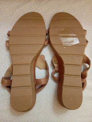 Sandalias CATWH doradas con pedrería