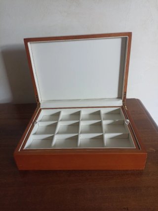 Scatola porta gioielli con divisori