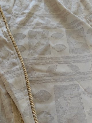 Cortinas beige con estampado