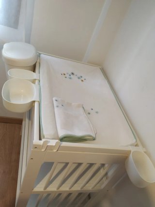 Mueble cambiador bebé blanco con accesorios