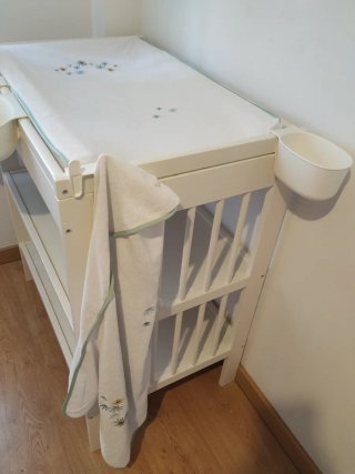 Mueble cambiador bebé blanco con accesorios