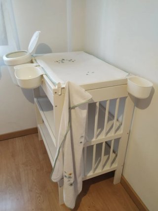 Mueble cambiador bebé blanco con accesorios