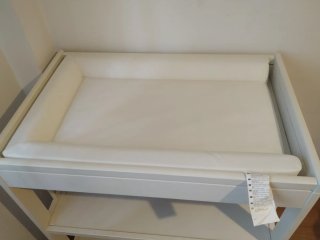 Mueble cambiador bebé blanco con accesorios