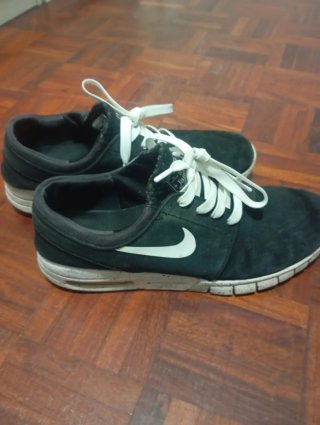Zapatillas Nike Negras y Blancas