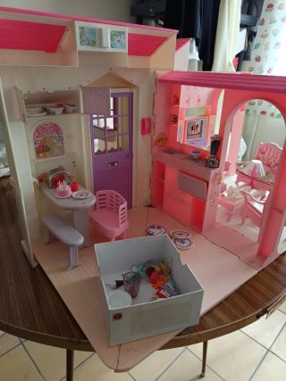 Casa Barbie con muñecas