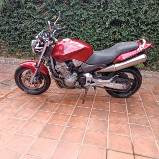 Honda CB 900 Hornet Roja