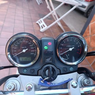Honda CB 900 Hornet Roja