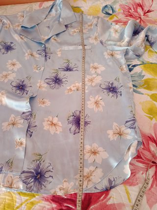 Pijama C&A satinado flores talla 52/56