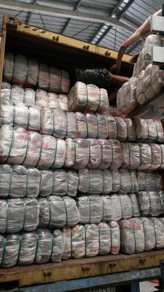 Traspaso negocio venta ropa usada por mayor