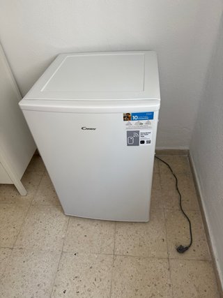 Mini frigorifero Candy con congelatore nuovo