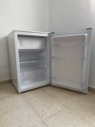 Mini frigorifero Candy con congelatore nuovo