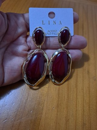 Pendientes LINA dorados con piedra roja