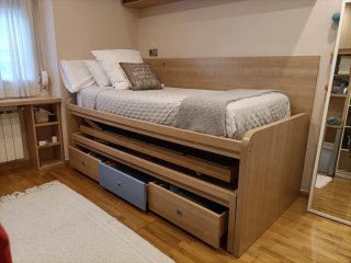 Cama nido, mueble escritorio. Todo el conjunto.