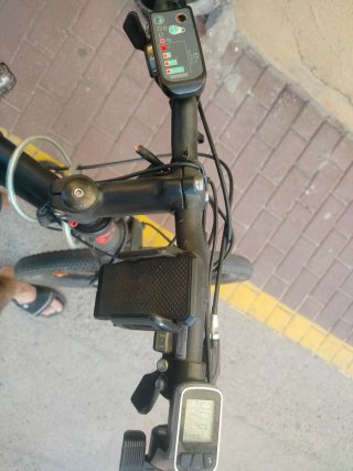 Bicicleta Eléctrica Negra con 2 motores