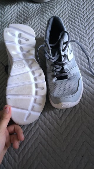 Zapatillas Nike Negras y Blancas y kalengi