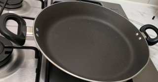 Lote de cosas de cocina. Ollas, sartén...