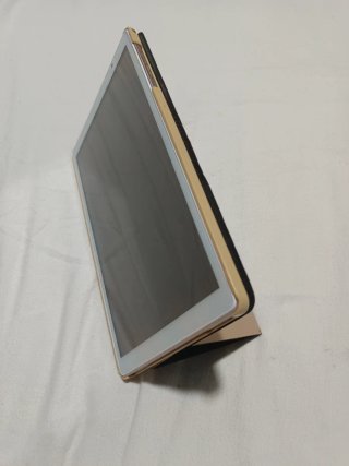 Tablet Facetel 4GB Dorada y Blanca
