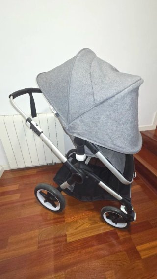 Carrito Bugaboo Fox 2 gris capazo y silla