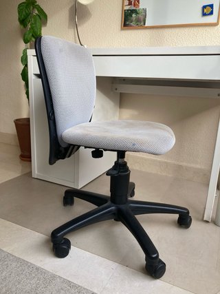 Escritorio IKEA MICKE + Silla Oficina