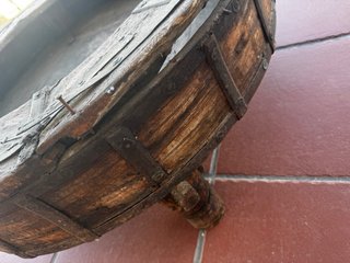 Mesa Chakki india antigua de madera de teca.