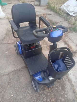 Scooter eléctrico movilidad reducida