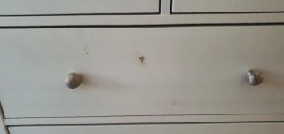 Cómoda IKEA Hemnes con tiradores Zara Home