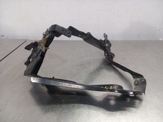 SOPORTE FARO IZQUIERDO MERCEDES-BENZ CLASE C (BM