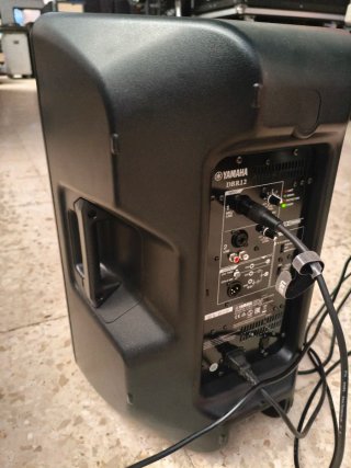 Yamaha DBR12 Altavoces Autoamplificados