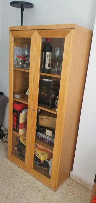 Vitrina BILLIE IKEA Madera y Cristal
