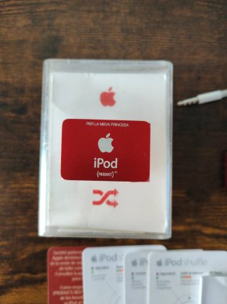 iPod Shuffle 2ª y 4ª Gen (Rojo)