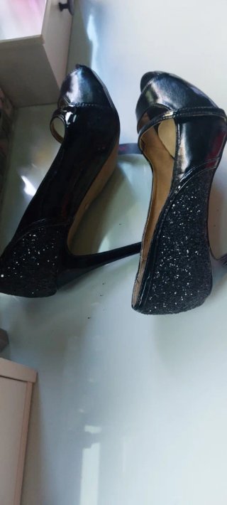 Zapatos de fiesta MARIAMARE negros
