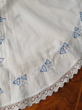 Peinador antiguo bordado a mano