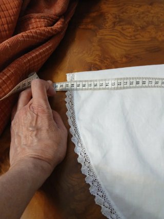 Peinador antiguo bordado a mano
