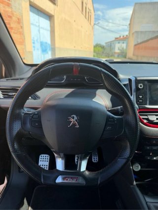 PEUGEOT 208 GTI 2013