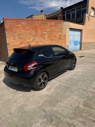 PEUGEOT 208 GTI 2013