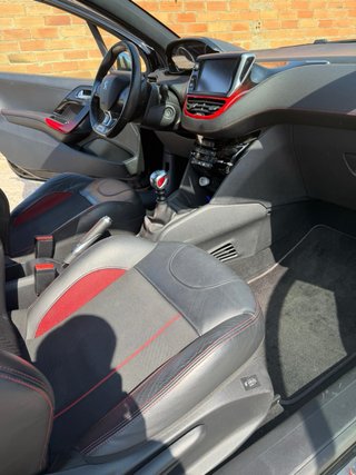 PEUGEOT 208 GTI 2013