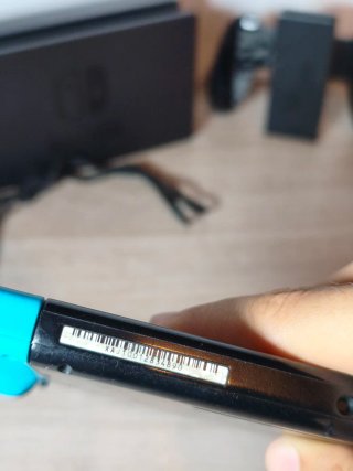 Nintendo Switch V1 2017 + Micro SD