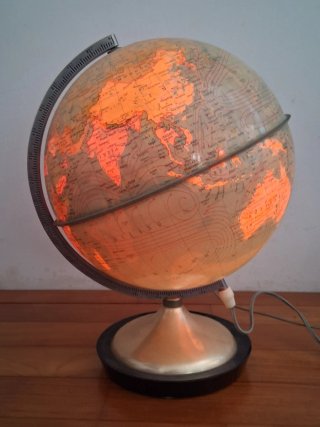 Globo terrestre luminoso  mappamondo