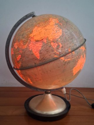 Globo terrestre luminoso  mappamondo